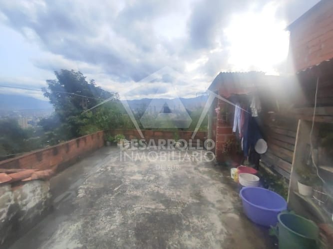 Casa de 3 alcobas en venta en Laureles, Medellín, 72 m² · foto 9 de 9