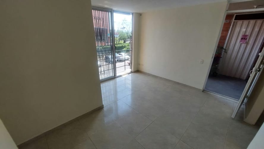 Apartamento de 3 alcobas en venta en Promociones Populares B, Cali, 45 m² · foto 5 de 11