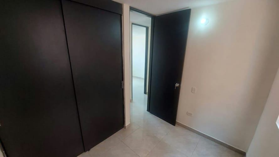 Apartamento de 3 alcobas en venta en Promociones Populares B, Cali, 45 m² · foto 7 de 11