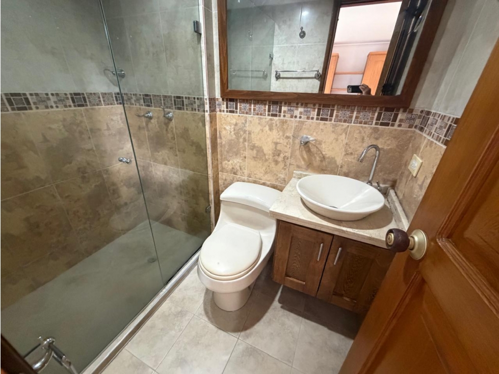 Apartamento en arriendo en Los Colores, Medellín · foto 10 de 16