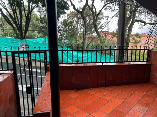 Casa de 3 alcobas en venta en La Milagrosa, Medellín, 116 m² · foto 2 de 16