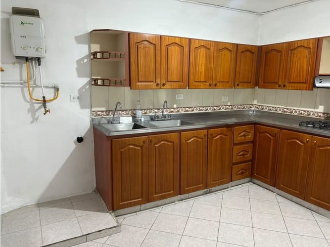 Casa de 3 alcobas en venta en La Milagrosa, Medellín, 116 m² · foto 4 de 16