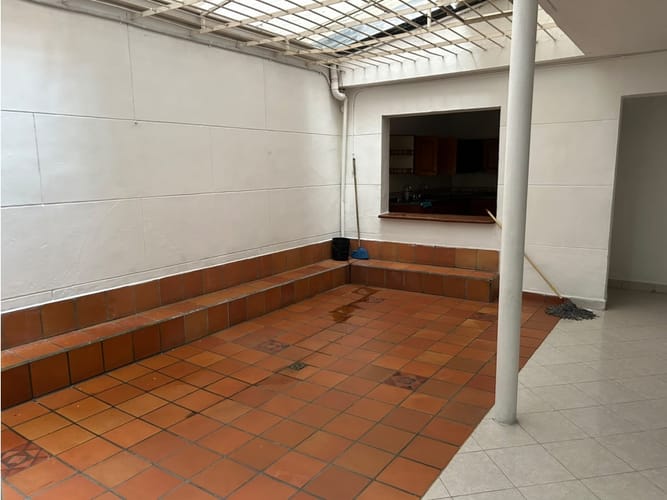Casa de 3 alcobas en venta en La Milagrosa, Medellín, 116 m² · foto 8 de 16
