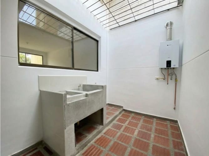 Apartamento de 3 alcobas en arriendo en La Castellana, Medellín, 75 m² · foto 3 de 11