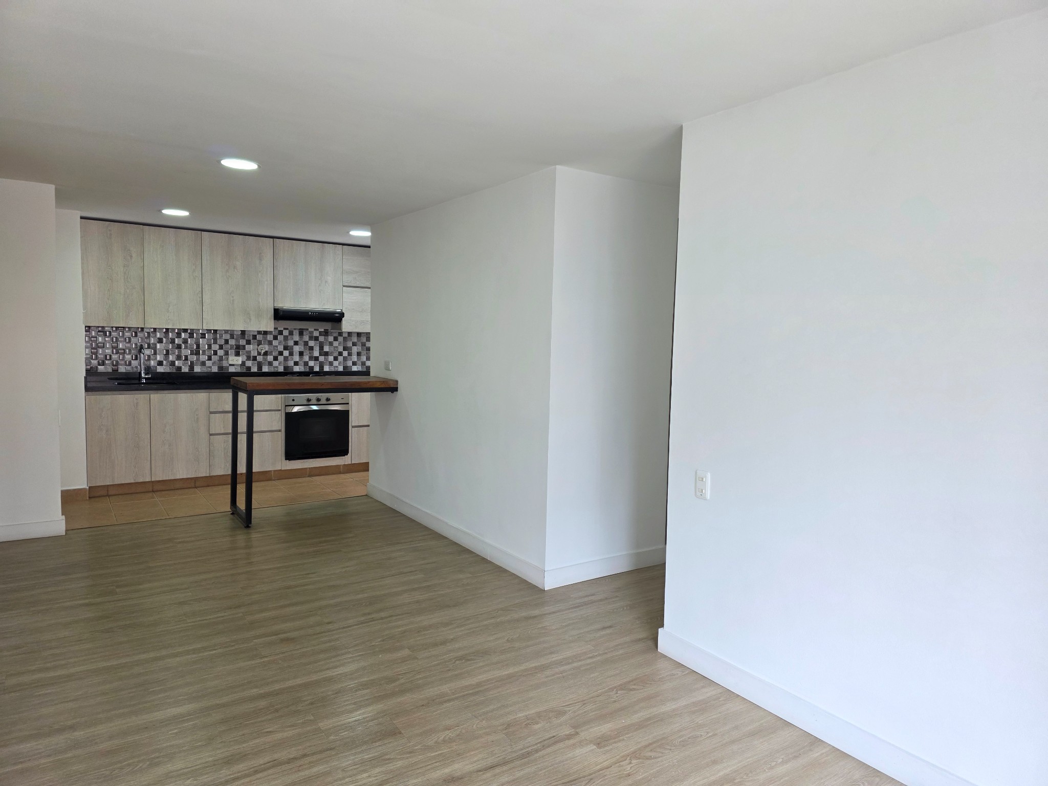 Apartamento en arriendo en Vizcaya, Medellín · foto 3 de 24