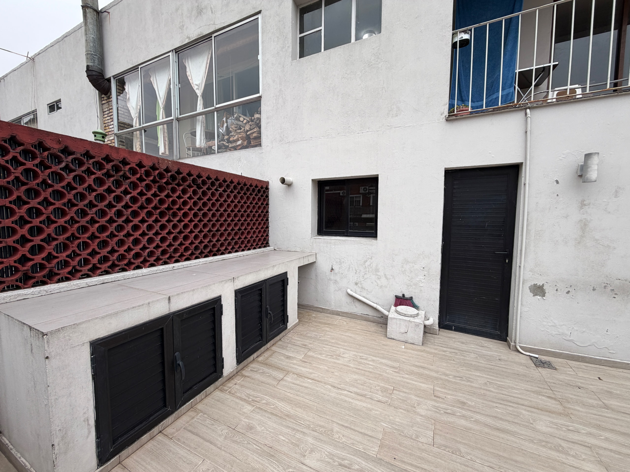 Apartamento en alquiler 2 dormitorios con gran terraza y cochera en el Centro · Foto 4