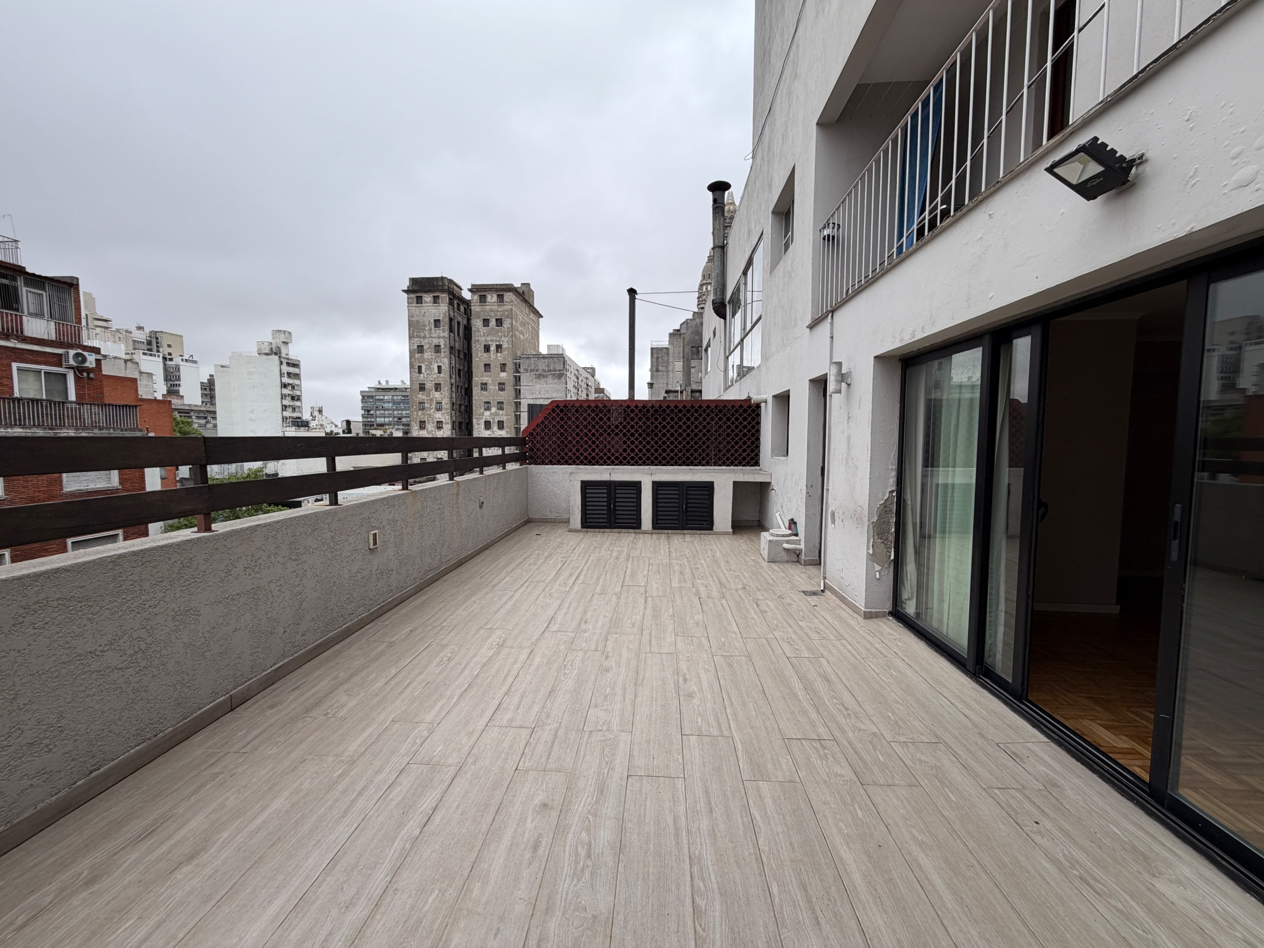 Apartamento en alquiler 2 dormitorios con gran terraza y cochera en el Centro · Foto 6