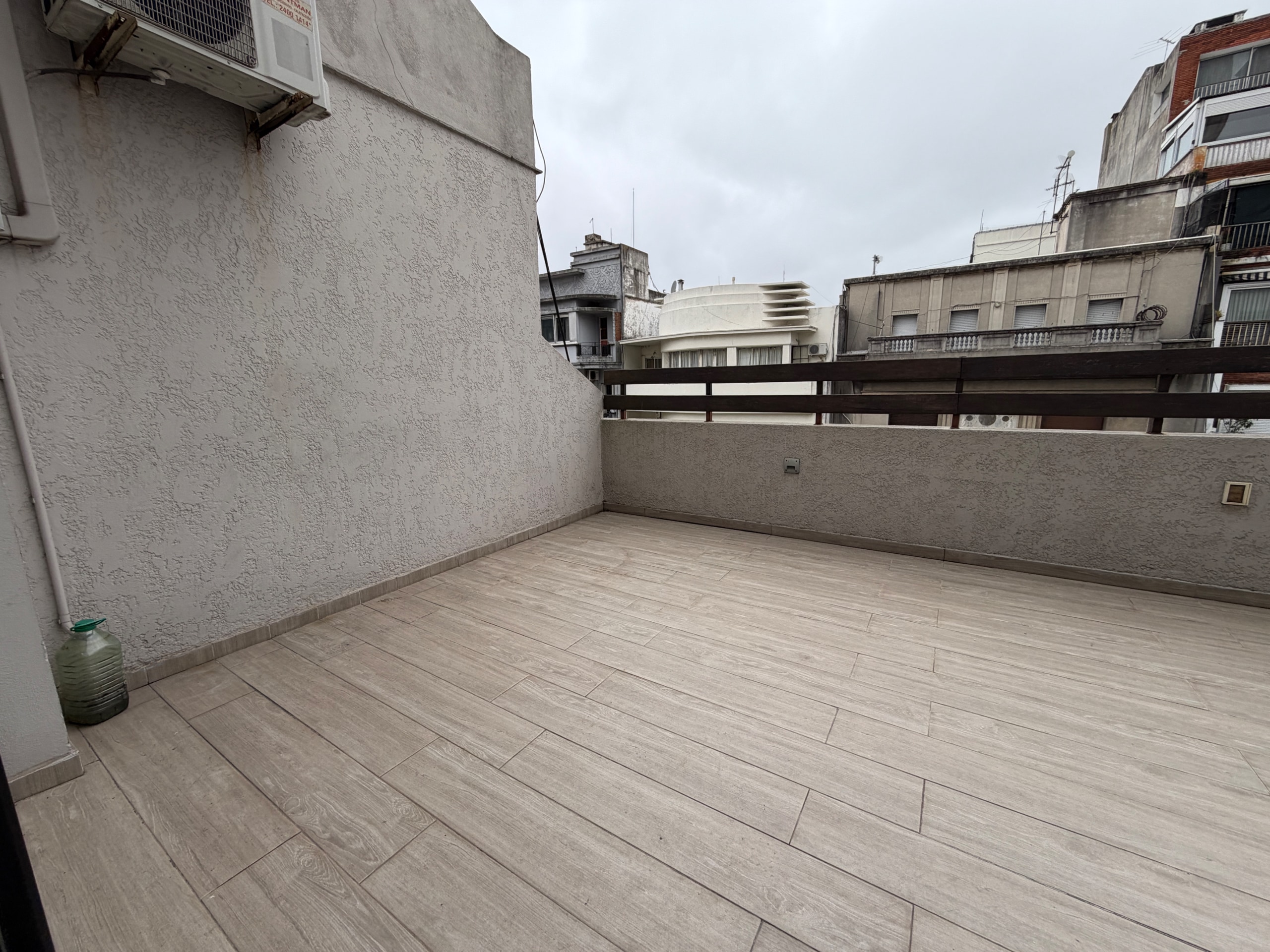 Apartamento en alquiler 2 dormitorios con gran terraza y cochera en el Centro · Foto 7