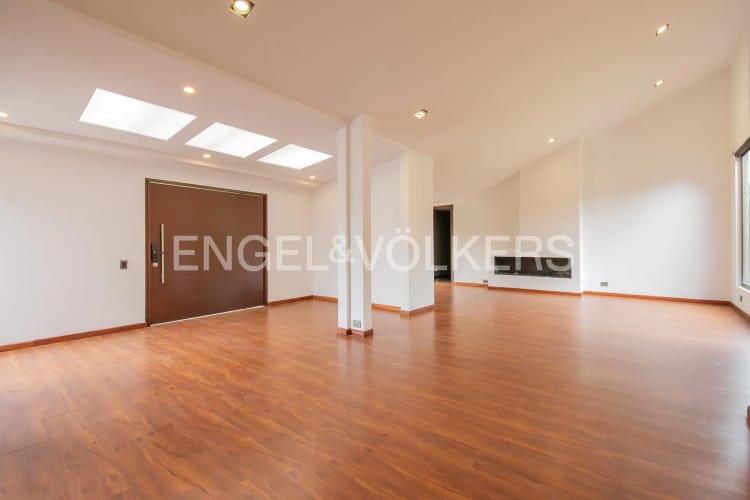 Casa en venta en Guaymaral, Bogotá · foto 2 de 17