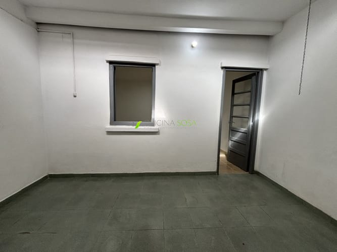Oficina Sosa Prado - Balbin y Vallejo apartamento reciclado interior por corredor al fondo en planta baja sin gastos comunes · Foto 4