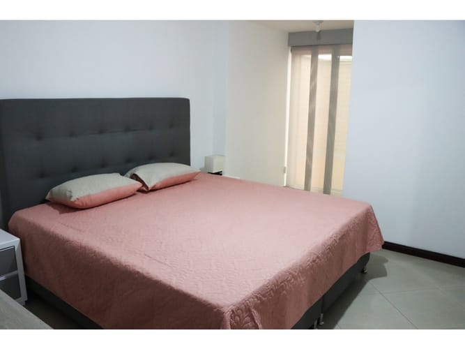 Apartamento de 3 alcobas en arriendo en Laureles, Medellín, 156 m² · foto 4 de 13