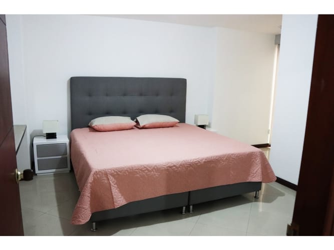 Apartamento de 3 alcobas en arriendo en Laureles, Medellín, 156 m² · foto 5 de 13