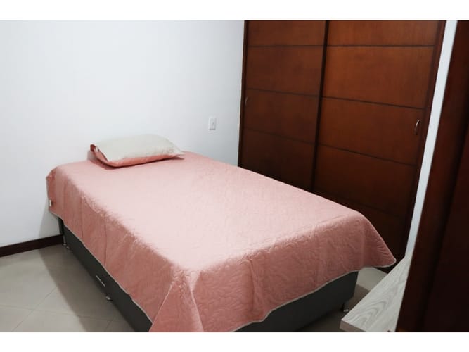 Apartamento de 3 alcobas en arriendo en Laureles, Medellín, 156 m² · foto 7 de 13