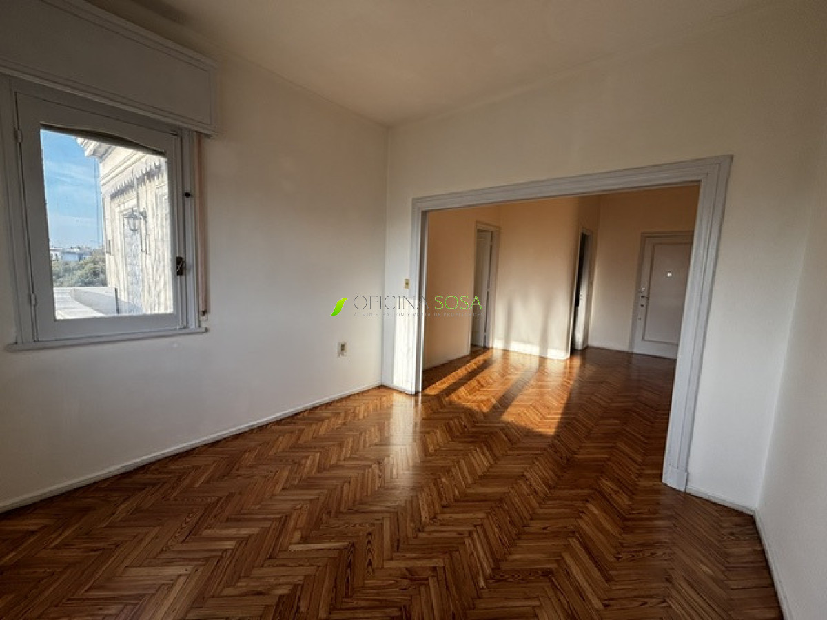 Oficina Sosa Prado - Bulevar y Agraciada Excelente construcción muy amplio 2 baños, balcón muy soleado, bajos gastos comunes · Foto 2