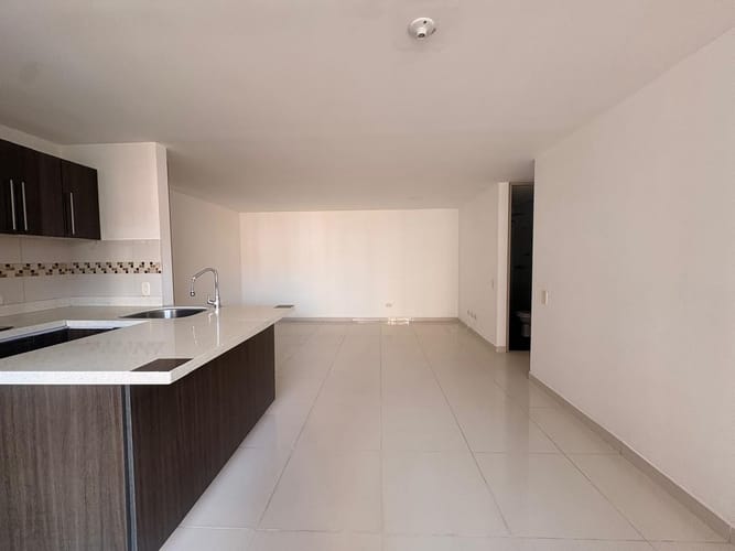 Apartamento de 3 alcobas en venta en San Jose, Sabaneta, 76 m² · foto 3 de 13