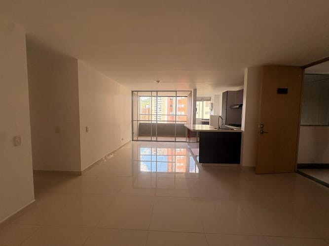 Apartamento de 3 alcobas en venta en San Jose, Sabaneta, 76 m² · foto 2 de 13
