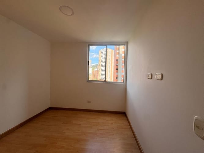 Apartamento de 3 alcobas en venta en San Jose, Sabaneta, 76 m² · foto 6 de 13