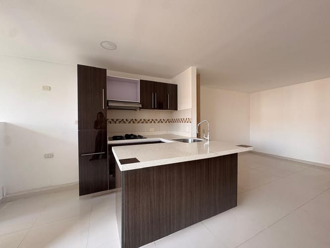 Apartamento de 3 alcobas en venta en San Jose, Sabaneta, 76 m² · foto 5 de 13