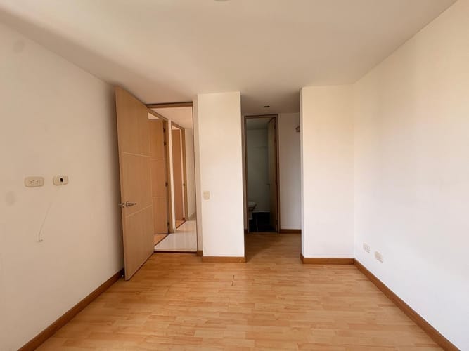 Apartamento de 3 alcobas en venta en San Jose, Sabaneta, 76 m² · foto 10 de 13