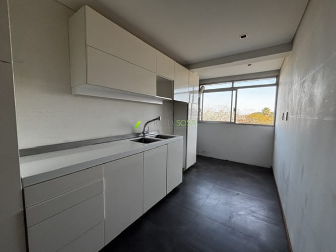 Oficina Sosa Prado-  René esquina Rivera apartamento en excelente estado. Tercer piso por escalera · Foto 4