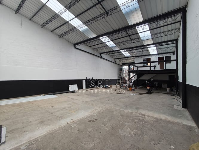 Bodega en arriendo en San Fernando, Itagüí, 260 m² · foto 3 de 13