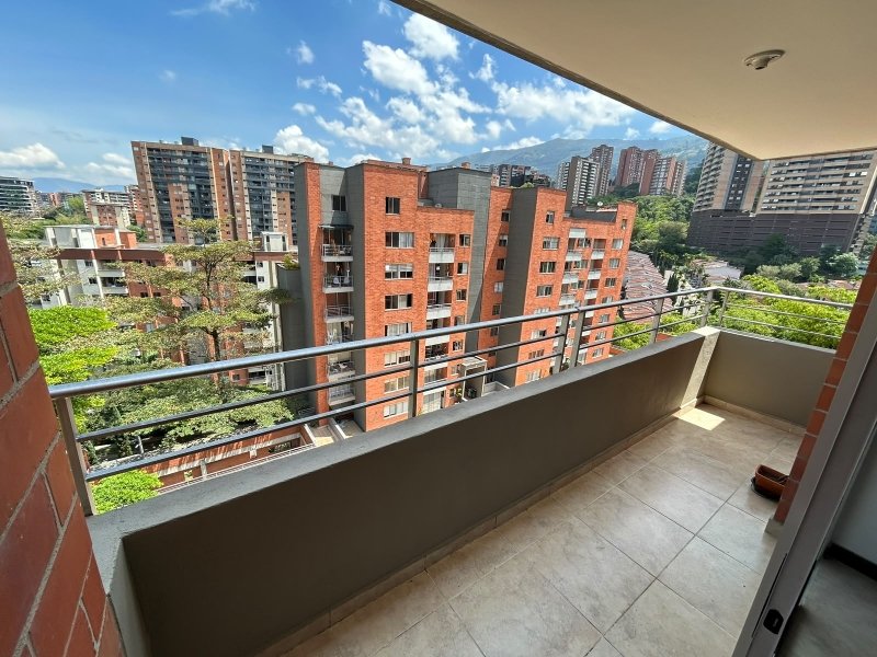 Apartamento en arriendo en Uribe Angel, Envigado · foto 2 de 16