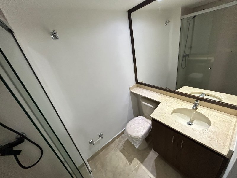Apartamento en arriendo en Uribe Angel, Envigado · foto 6 de 16