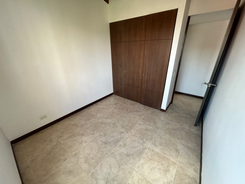 Apartamento en arriendo en Uribe Angel, Envigado · foto 7 de 16