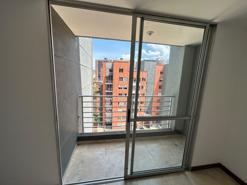 Apartamento en arriendo en Uribe Angel, Envigado · foto 10 de 16
