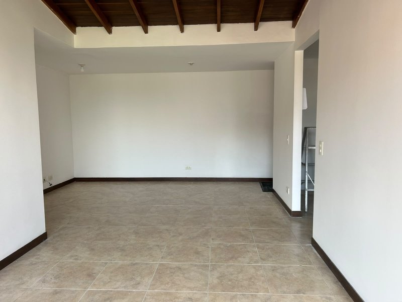 Apartamento en arriendo en Uribe Angel, Envigado · foto 13 de 16