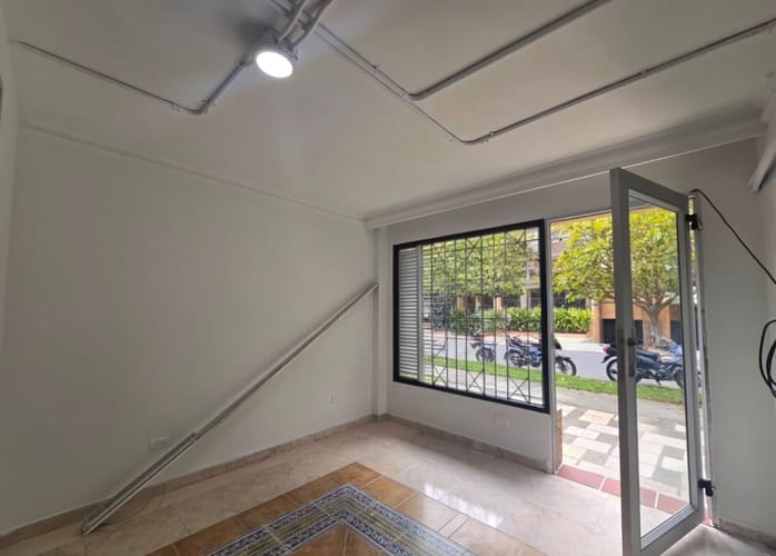 Local en arriendo en El Poblado, Medellín, 20 m² · foto 7 de 9