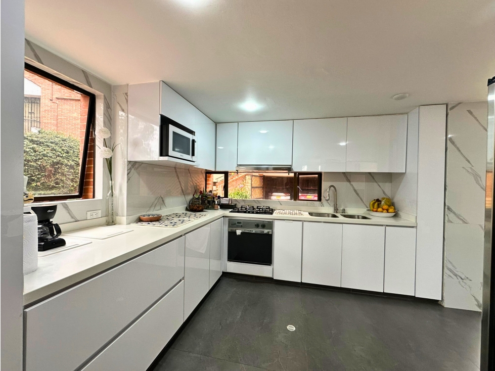 Casa en venta en Cerros De Suba, Bogotá · foto 2 de 24
