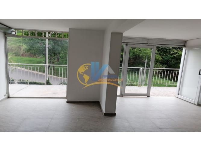 Local en venta en Villas Del Rosario, Bucaramanga, 37 m² · foto 2 de 9