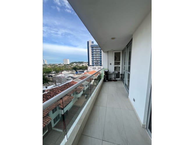 Apartamento de 2 alcobas en venta en Crespo, Cartagena, 89 m² · foto 2 de 17