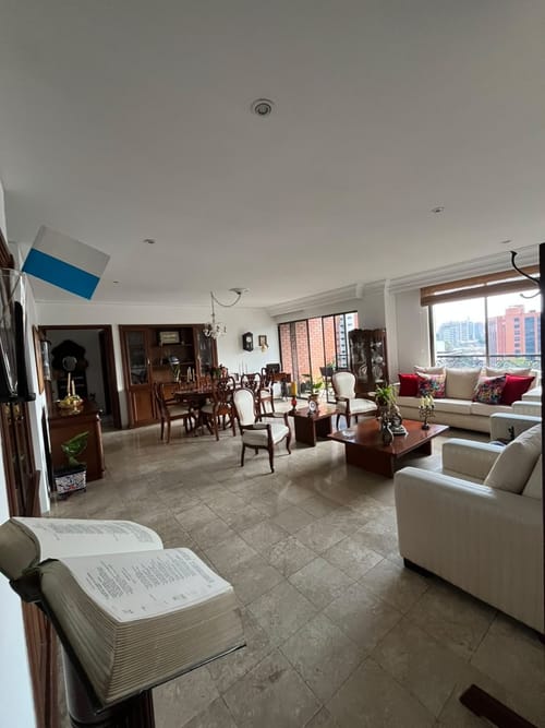 Apartamento en venta en Santa Monica, Cali · foto 3 de 24