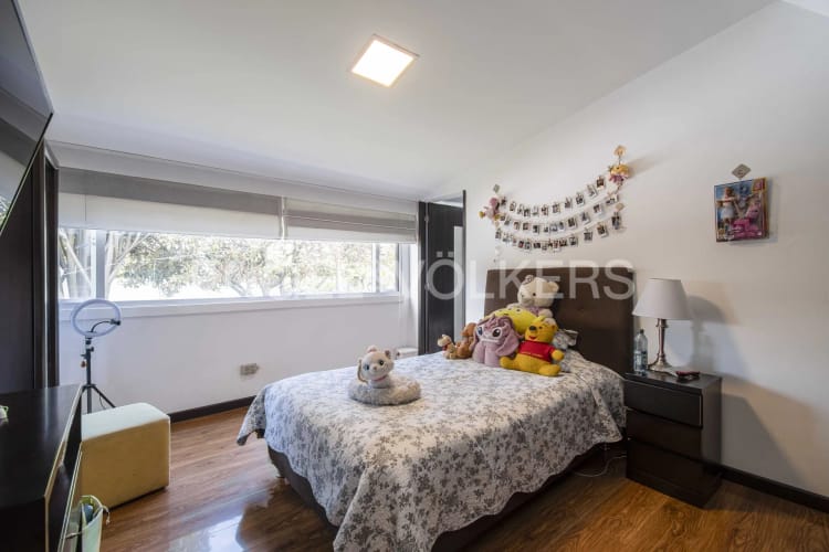 Casa de 5 alcobas en venta en Niza, Bogotá, 325 m² · foto 13 de 20