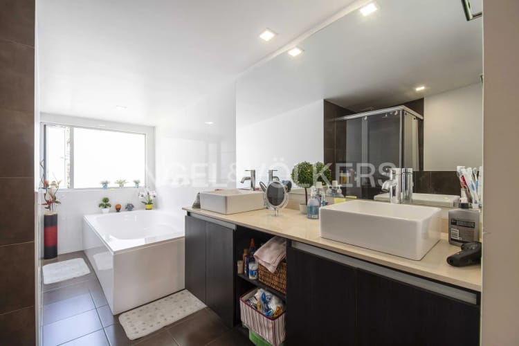 Casa de 5 alcobas en venta en Niza, Bogotá, 325 m² · foto 12 de 20