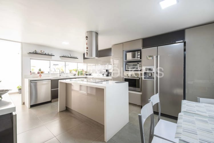 Casa de 5 alcobas en venta en Niza, Bogotá, 325 m² · foto 8 de 20