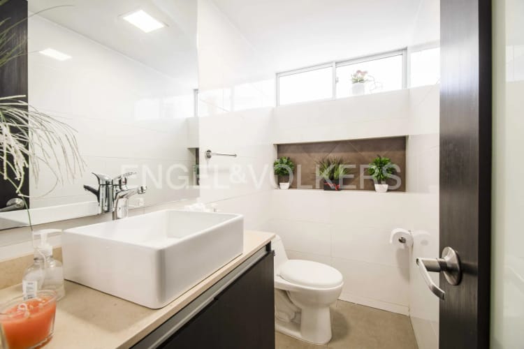 Casa de 5 alcobas en venta en Niza, Bogotá, 325 m² · foto 7 de 20