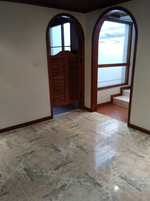 Casa de 5 alcobas en venta en Normandia Occidental, Bogotá, 198 m² · foto 5 de 24