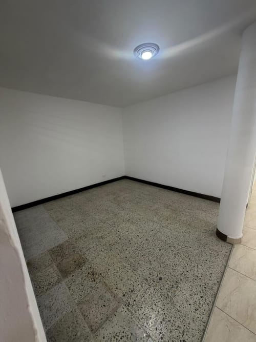 Local en arriendo en La Floresta, Medellín, 180 m² · foto 6 de 15