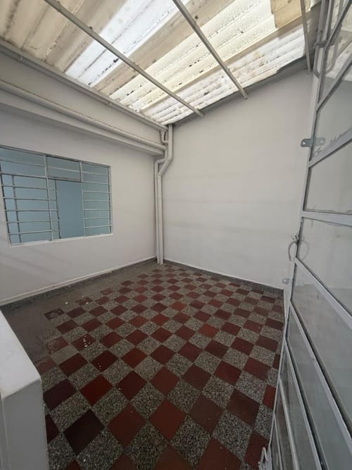 Local en arriendo en La Floresta, Medellín, 180 m² · foto 8 de 15