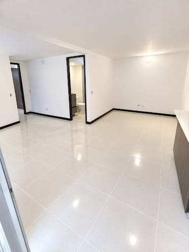 Apartamento de 2 alcobas en arriendo en Señorial, Envigado, 75 m² · foto 6 de 13