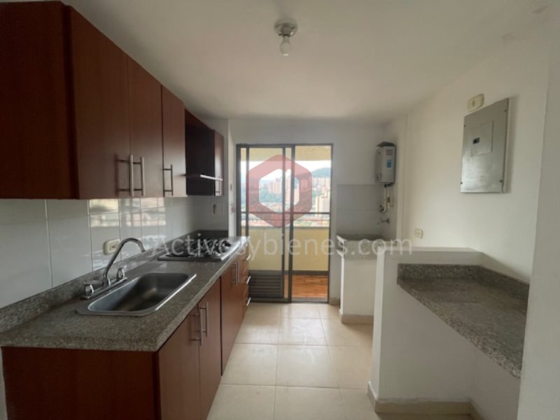 Apartamento en Arriendo en Loma de los bernal, Medellín
