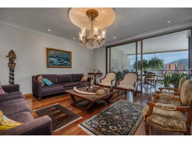 Apartamento de 3 alcobas en venta en El Poblado, Medellín, 386 m² · foto 2 de 23