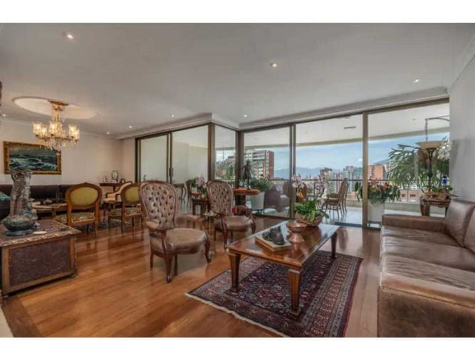 Apartamento de 3 alcobas en venta en El Poblado, Medellín, 386 m² · foto 3 de 23