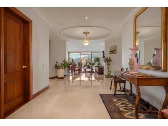 Apartamento de 3 alcobas en venta en El Poblado, Medellín, 386 m² · foto 9 de 23