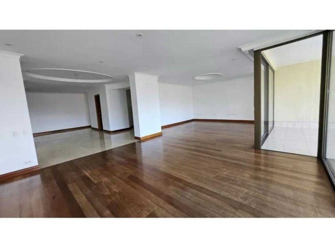 Apartamento de 3 alcobas en venta en El Poblado, Medellín, 386 m² · foto 20 de 23