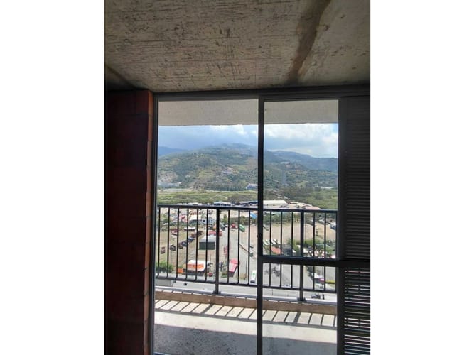 Apartamento de 3 alcobas en venta en La Navarra, Bello, 54 m² · foto 2 de 12