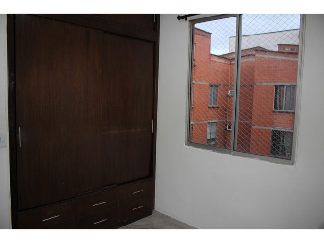 Apartamento de 5 alcobas en venta en La Cascada, Cali, 71 m² · foto 2 de 13